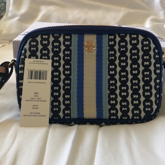 Tory Burch Handbags - Tory Burch Gemini link canvas wristlet